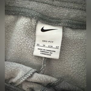 Nike dri fit sweatpants xs